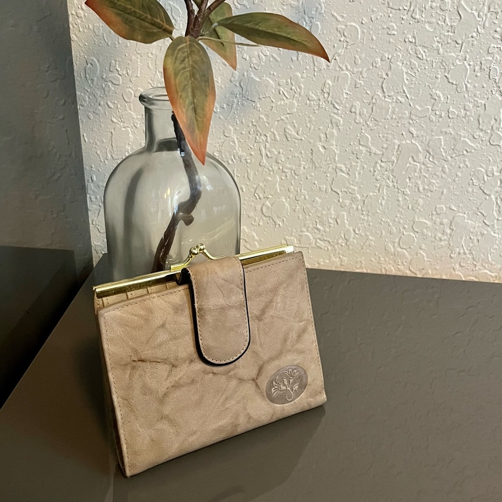 Buxton Heiress Leather Wallet